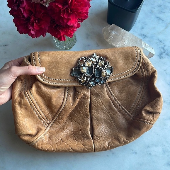 MIU MIU LEATHER CLUTCH WITH JEWEL. Beautiful 😍 - Picture 2 of 8